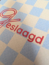 Cargar imagen en el visor de la galería, Geslaagd | Ansichtkaart | Joeff
