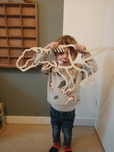 Afbeelding in Gallery-weergave laden, T-Rex dinosaurus | Houten lijntekening XL | Collectie Kinderkamer
